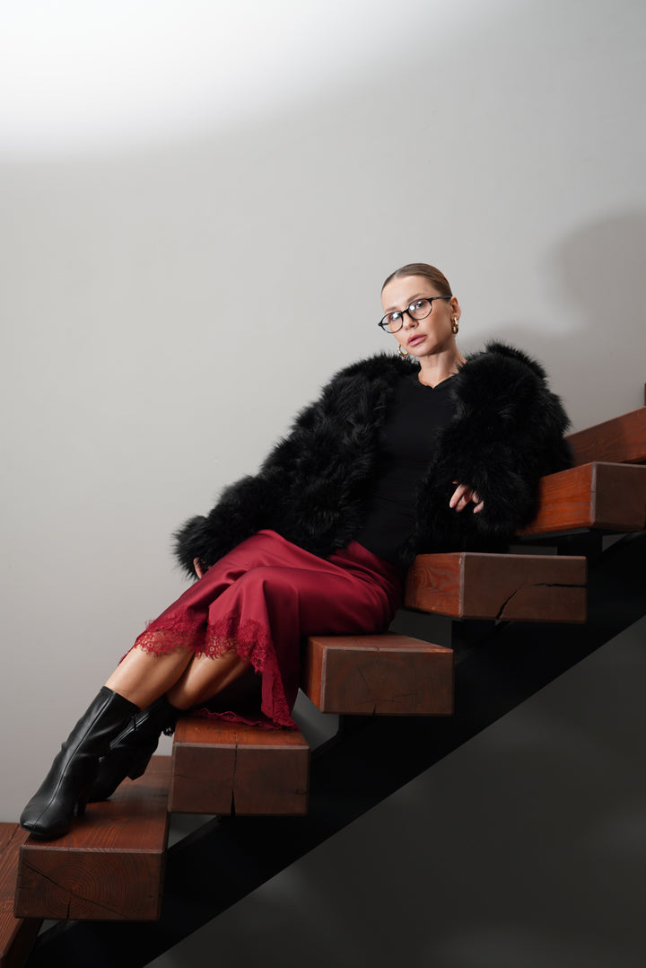 Gari svārki ar mežģīni