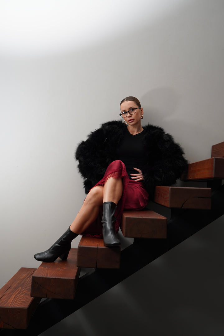 Gari svārki ar mežģīni