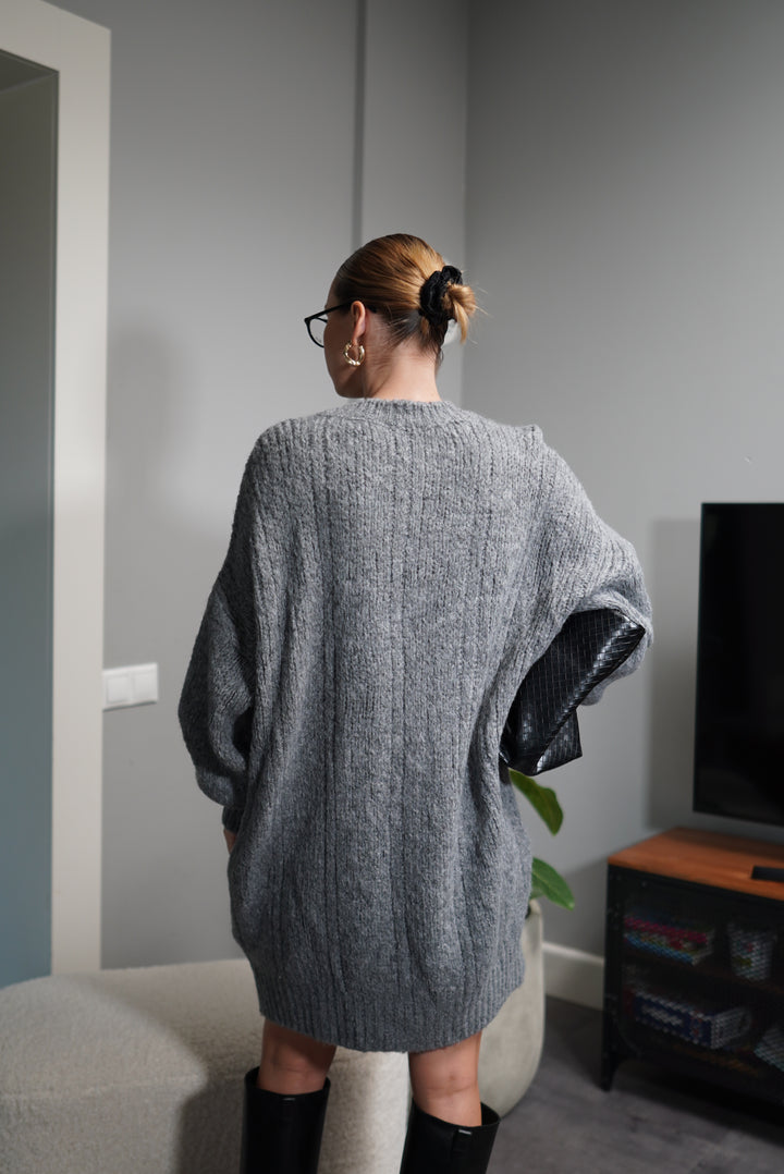 Adīta kleita ar vilnu