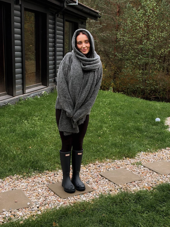 "Cozy knit" džemperis ar šalli komplektā