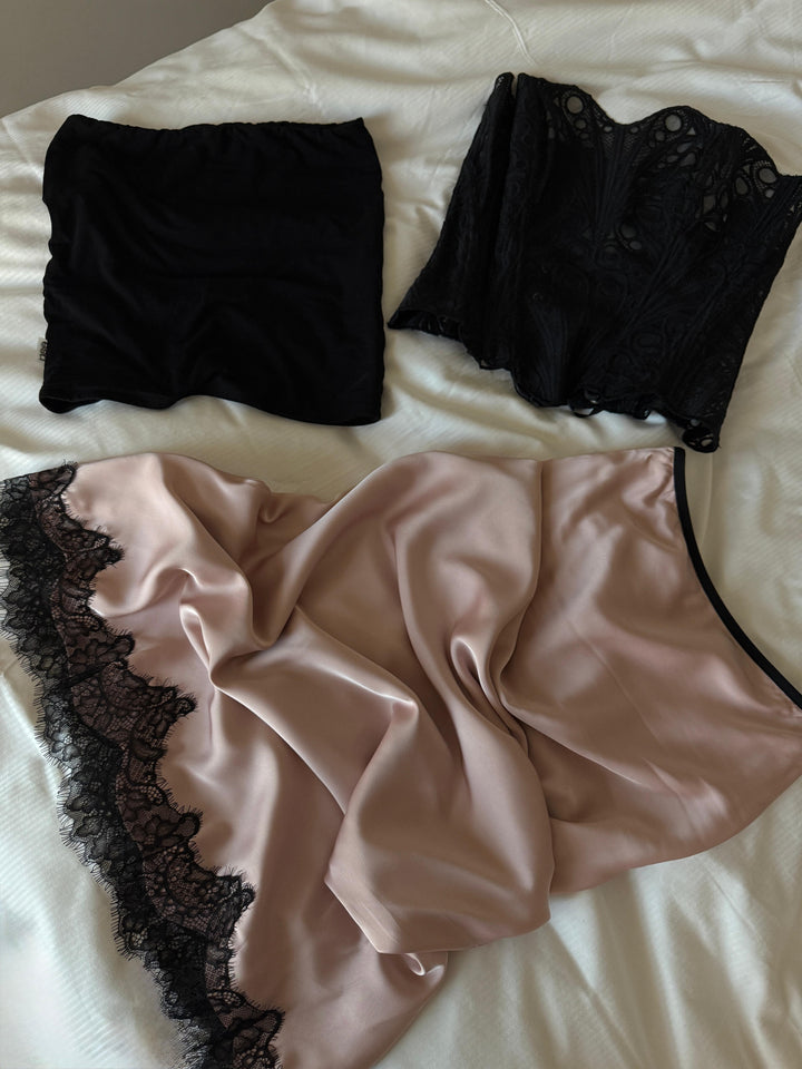 Gari svārki ar mežģīni