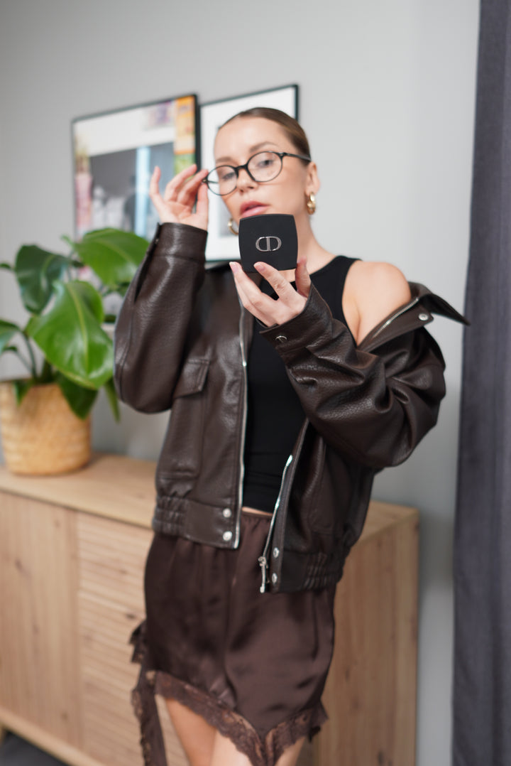 Satīna svārki ar mežģīni