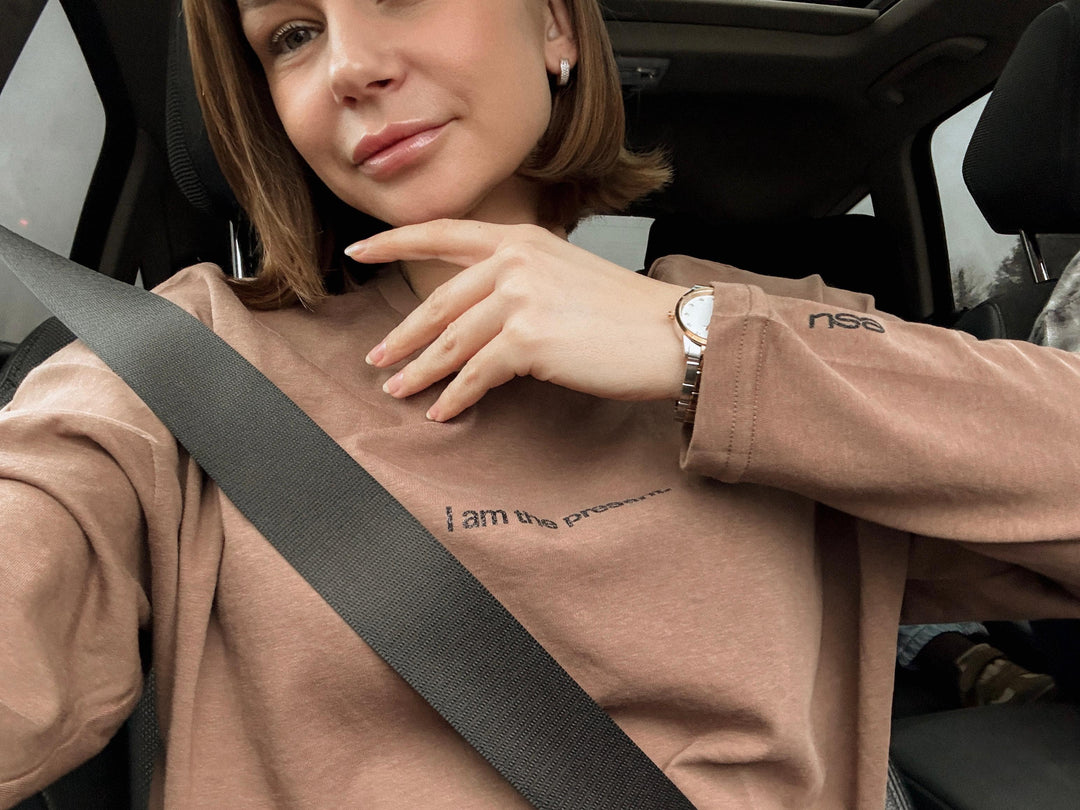 Krekls "I am the present"